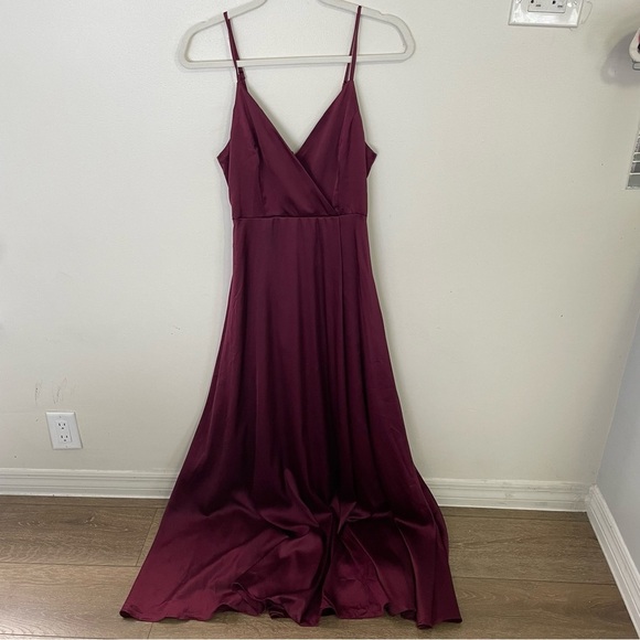Lulu’s Ode To Love Satin Burgundy Cocktail Wedding Vacation Maxi Dress Size S - Picture 11 of 11